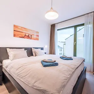 Quiet & New Near Center With Garage Apartment Prag